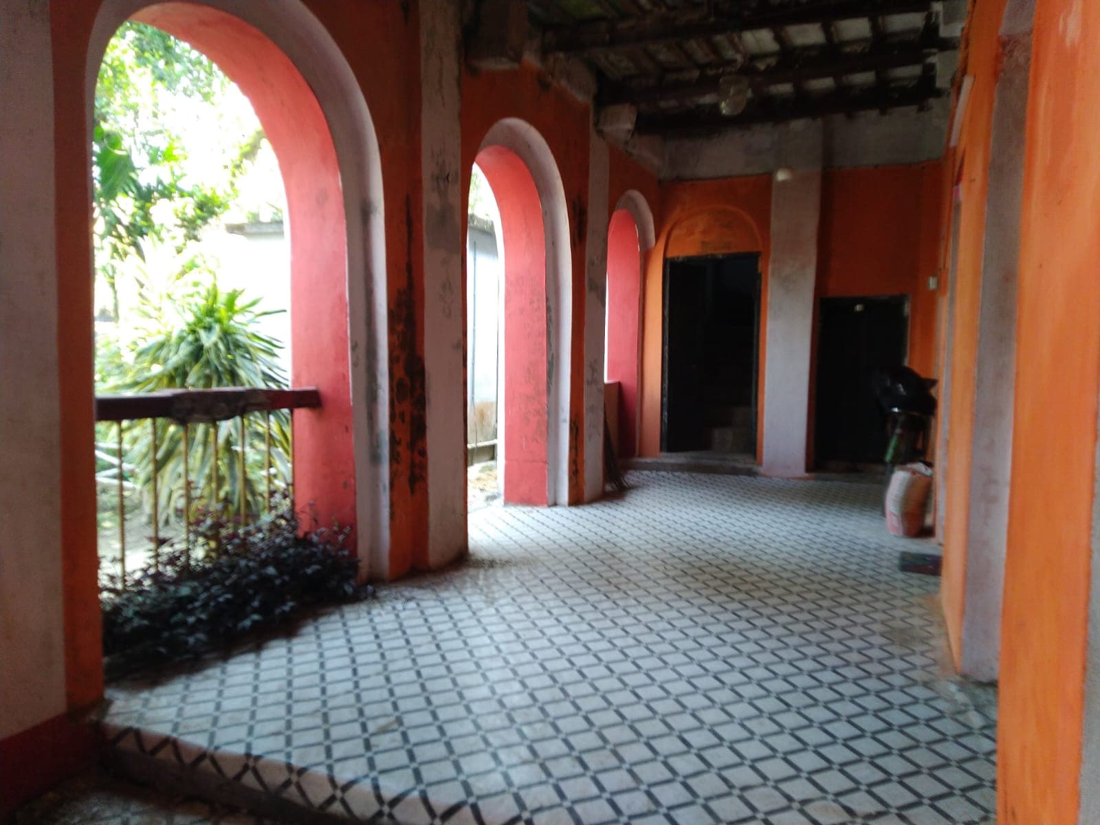 Balcony alongside room associated with the park