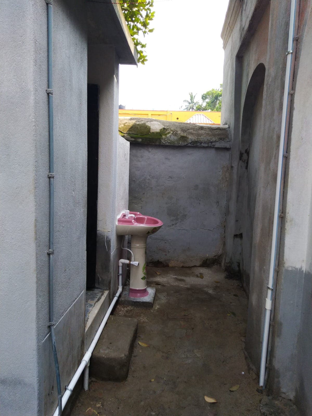 View of Common Washbasin